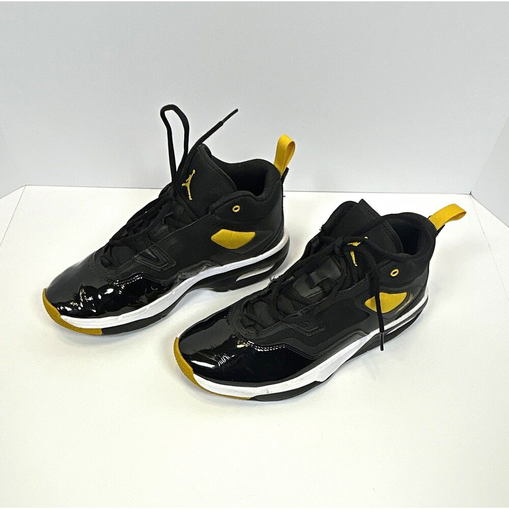 Jordan Men's Low Top Athletic Lace Up Sneakers Size 8 Black Yellow White